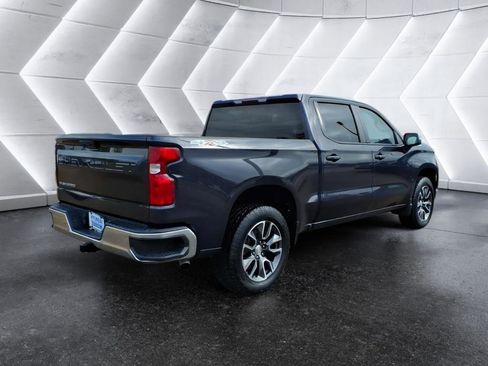 Used 2022 Chevrolet Silverado 1500 LT AWD/4WD image 5