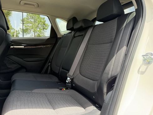 Used 2023 Kia Seltos S AWD/4WD image 17