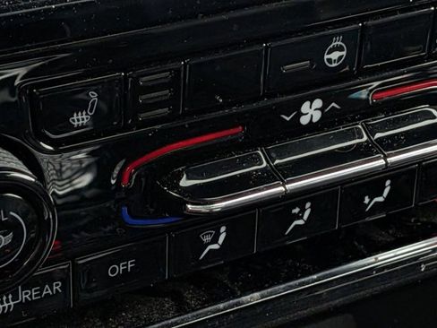 Used 2023 Jeep Grand Cherokee Limited image 10