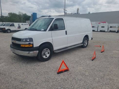 Used 2020 Chevrolet Express 2500 w/ Driver Convenience Package image 4