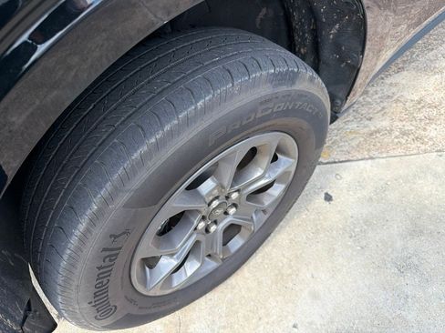Used 2023 Ford Maverick XLT FWD image 2