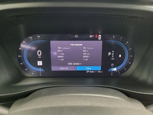 Used 2023 Volvo XC40 B4 Ultimate FWD image 23