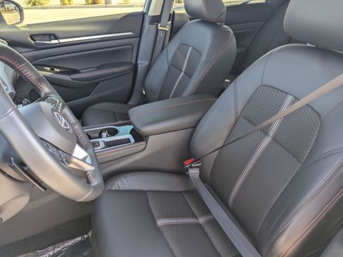 Used 2024 Nissan Altima 2.5 SR FWD image 25