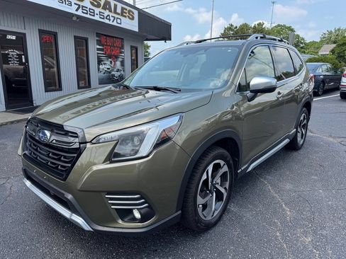 Used 2023 Subaru Forester Touring AWD/4WD image 2