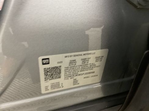 Used 2023 Chevrolet Traverse RS FWD image 30