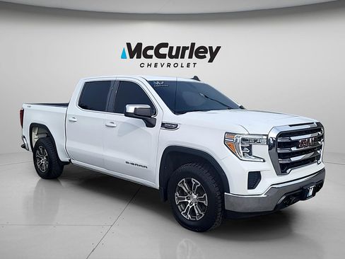 Used 2022 GMC Sierra 1500 SLE w/ X31 Off-Road Package AWD/4WD image 1