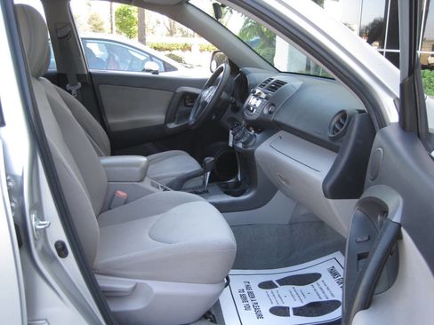 Used 2011 Toyota RAV4 2WD w/ Upgrade Value Pkg image 24