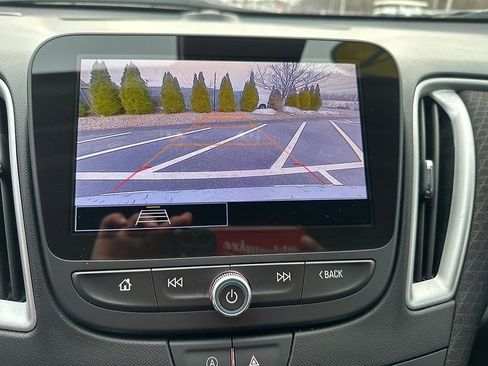 Used 2024 Chevrolet Malibu LT image 29