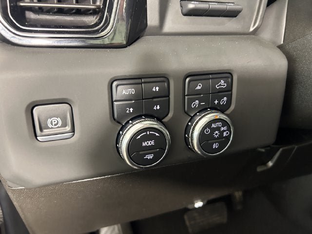 Used 2025 GMC Sierra 2500 AT4X AWD/4WD image 18