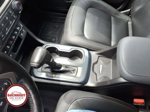 Used 2019 Chevrolet Colorado Z71 AWD/4WD image 16