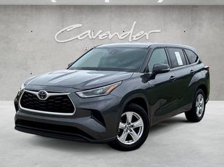 Used 2021 Toyota Highlander L FWD video 1