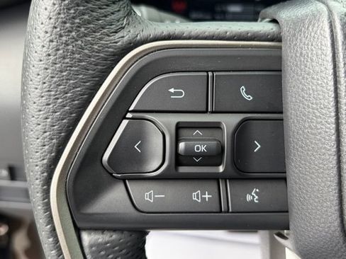Used 2025 Toyota Tundra Limited AWD/4WD image 18