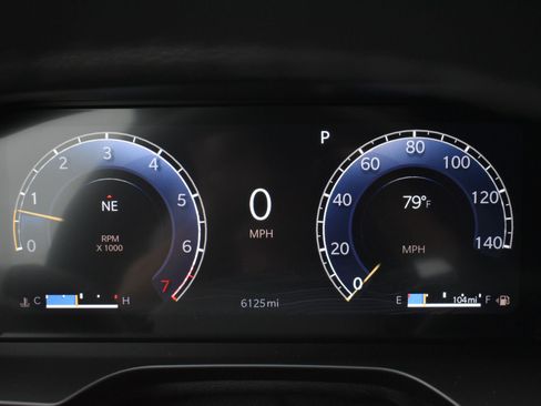 Used 2025 Jeep Grand Cherokee Laredo w/ Luxury Tech Group I AWD/4WD image 30