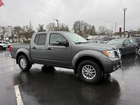 Used 2019 Nissan Frontier SV image 9