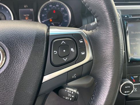 Used 2017 Toyota Camry XLE w/ Moonroof Package FWD image 24