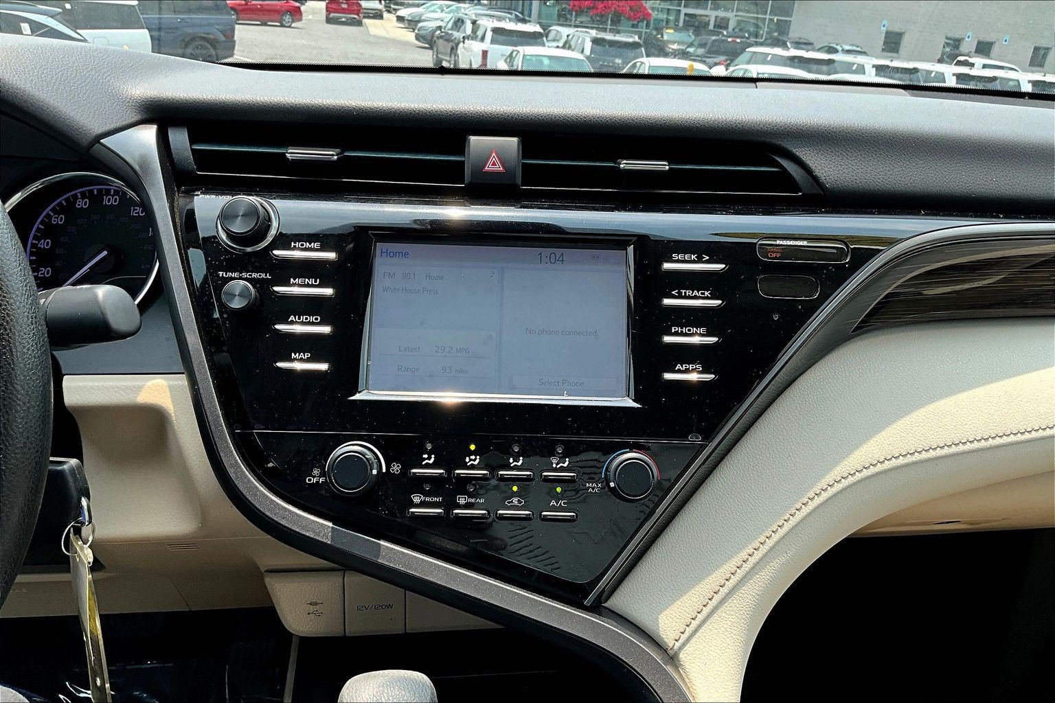 Used 2019 Toyota Camry LE FWD image 11