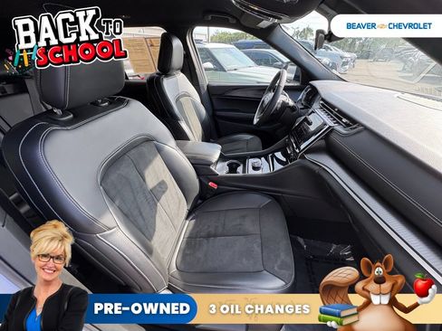 Used 2025 Jeep Grand Cherokee Altitude AWD/4WD image 25