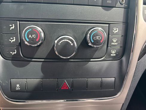 Used 2011 Jeep Grand Cherokee Laredo image 14