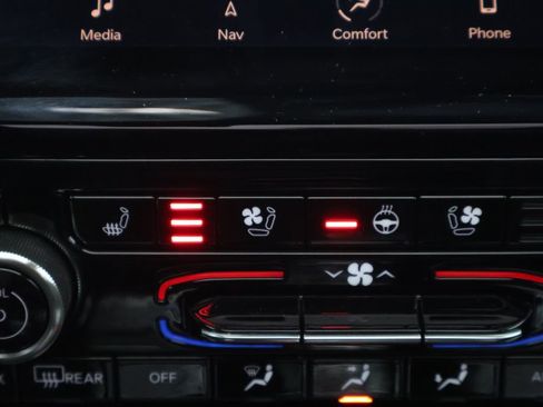 Used 2024 Jeep Grand Cherokee Overland image 18