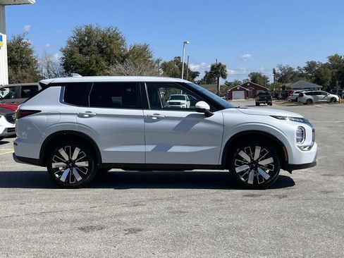 New 2026 Mitsubishi Outlander SE FWD image 5