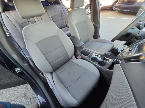 Used 2017 Chevrolet Cruze LT FWD image 35
