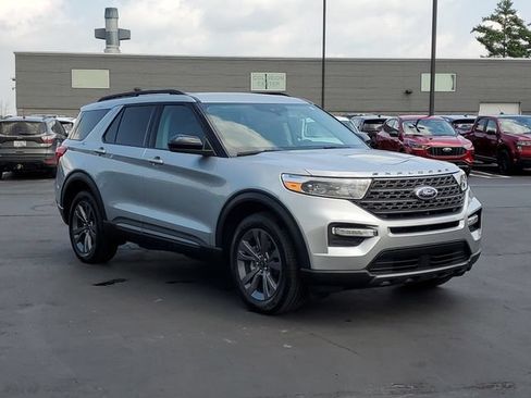 Certified 2024 Ford Explorer XLT w/ Equipment Group 202A AWD/4WD image 2