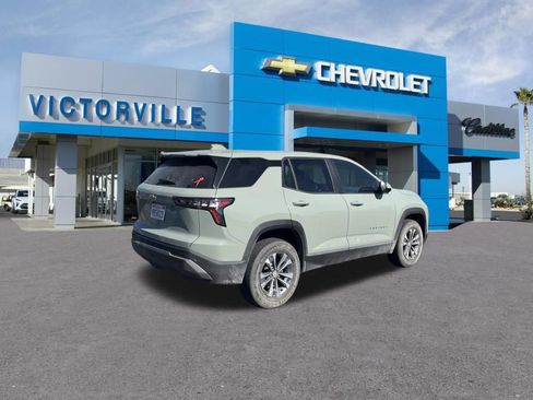 Used 2025 Chevrolet Equinox LT w/ Safety and Technology Package FWD image 5
