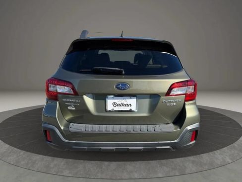 Used 2018 Subaru Outback 3.6R Limited AWD/4WD image 6