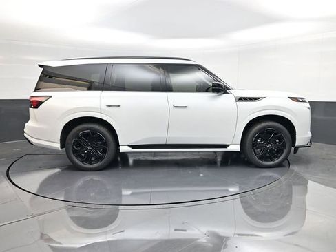 New 2026 INFINITI QX80 4WD image 2