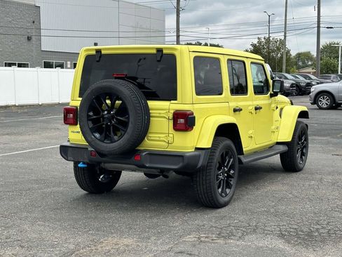 Used 2023 Jeep Wrangler Unlimited Sahara w/ Cold Weather Group image 4