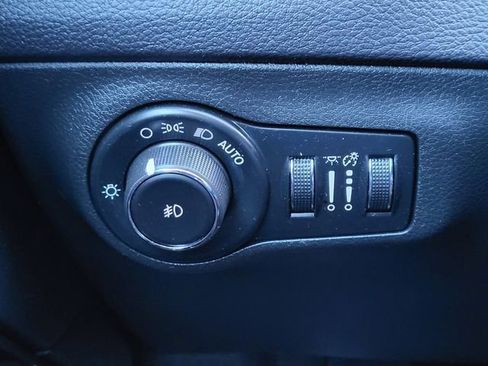 Used 2018 Jeep Compass Latitude w/ Safe & Security Group image 28