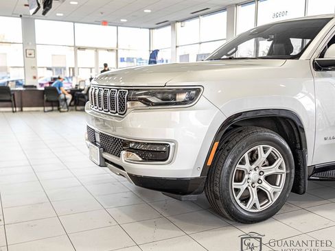 Used 2022 Jeep Wagoneer Series II w/ Flexible Seating Group image 5