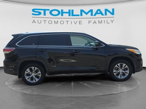 Used 2014 Toyota Highlander XLE AWD/4WD image 4