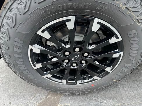 New 2026 Chevrolet Traverse Z71 w/ Enhanced Driving Package AWD/4WD image 9