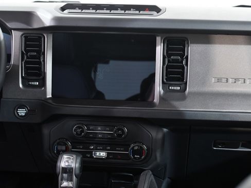 New 2025 Ford Bronco Badlands image 9