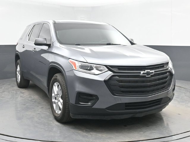 Used 2020 Chevrolet Traverse LS w/ LPO, Blackout Package FWD image 2