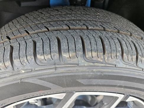 Used 2025 Jeep Compass Limited AWD/4WD image 28