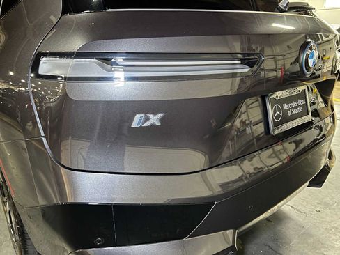 Used 2024 BMW iX xDrive50 w/ Sport Package AWD/4WD image 14