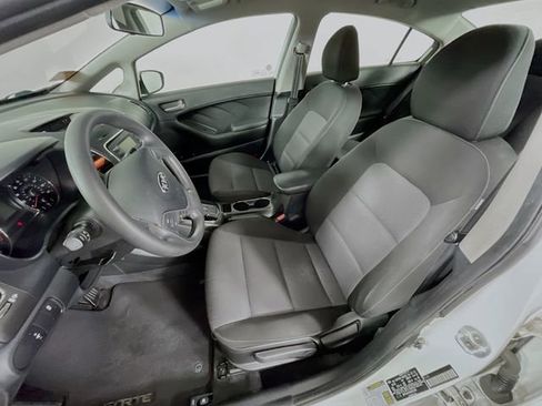 Used 2017 Kia Forte LX FWD image 19