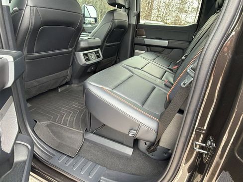 Used 2025 Ford F250 Lariat w/ Chrome Package image 23