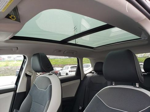 New 2026 Volkswagen Taos SE AWD/4WD image 7