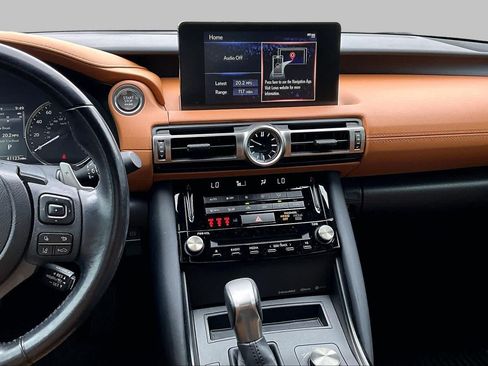 Used 2022 Lexus IS 300 RWD image 8