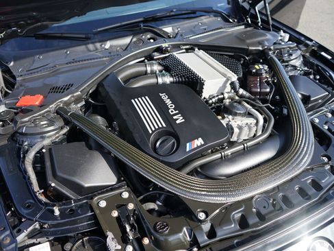 Used 2015 BMW M4 Coupe image 9