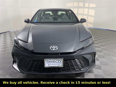 Used 2026 Toyota Camry SE image 3