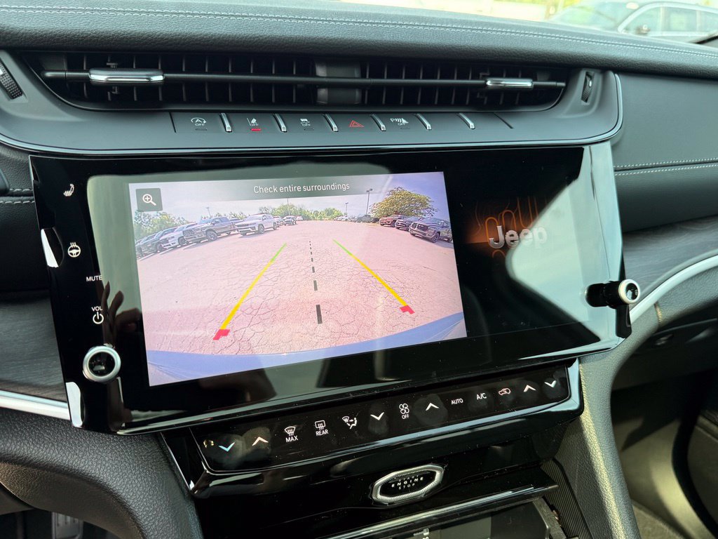New 2027 Jeep Grand Cherokee Limited AWD/4WD image 19