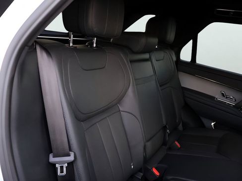 Used 2025 Land Rover Range Rover Sport SE AWD/4WD image 13