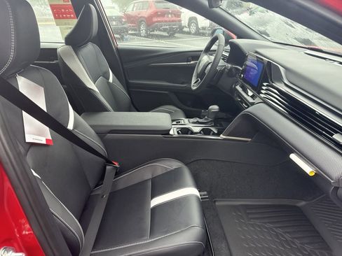 New 2025 Toyota Camry SE w/ Convenience Package FWD image 31