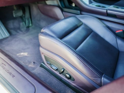 Certified 2021 Porsche Taycan image 14