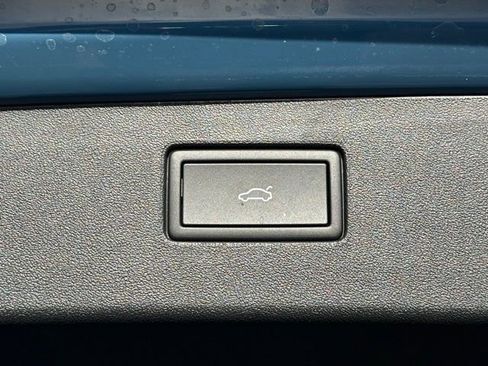 New 2026 Volkswagen Tiguan SE R-Line image 22