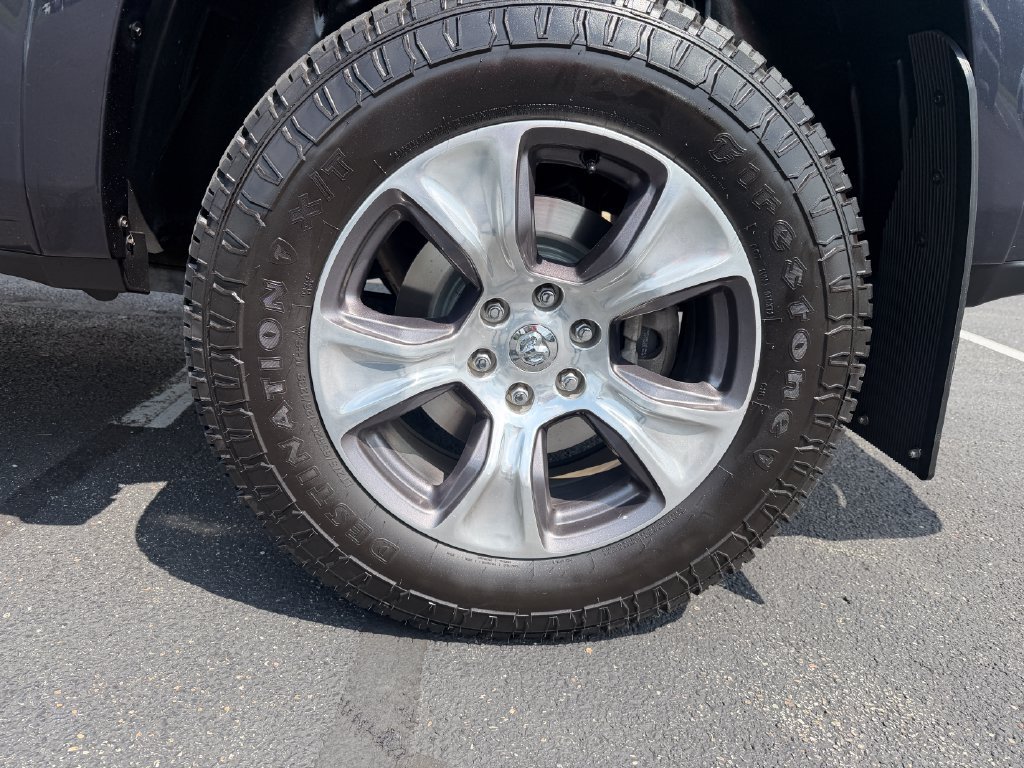 Used 2021 RAM 1500 Laramie AWD/4WD image 10